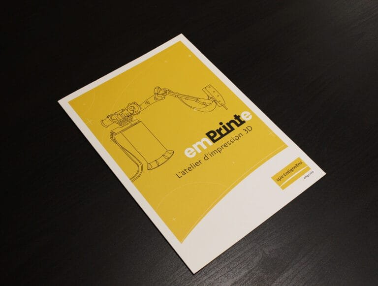 Brochure jaune pour atelier d'impression 3D, design moderne par l'agence de branding parisienne Comhit.