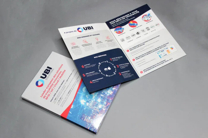 Brochure professionnelle designée par Comhit Paris, présentant les solutions RFID et IoT de UBI Solutions.