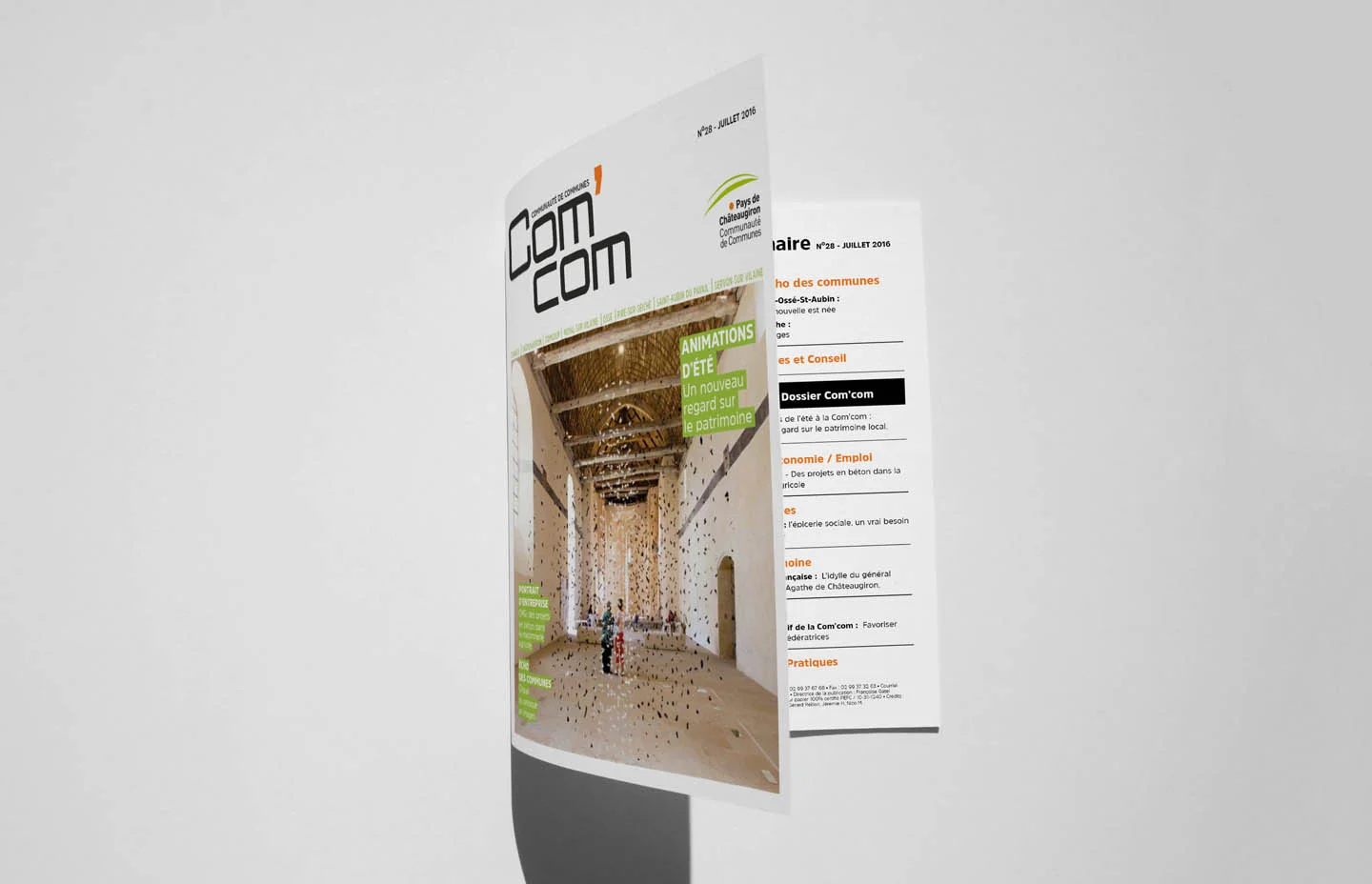 Brochure de Comhit Paris présentant le design graphique moderne et les animations d'été pour le patrimoine culturel.
